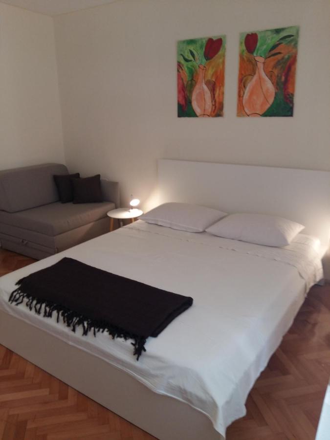 Spacious Room Near Beach W Private Bathroom Trogir Exterior photo