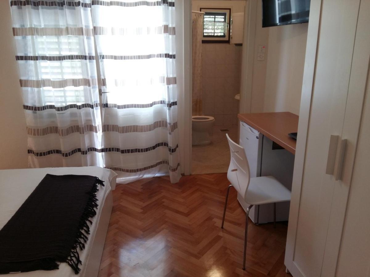 Spacious Room Near Beach W Private Bathroom Trogir Exterior photo
